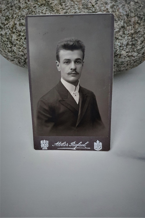 František 2 - kabinetka — foto 1