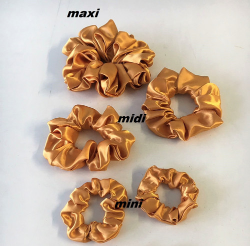 MINI...scrunchie saténová - gumička - zlatá...