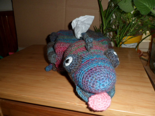 Chameleon-háčkovaný obal na kapesníčky.Popis. — foto 1