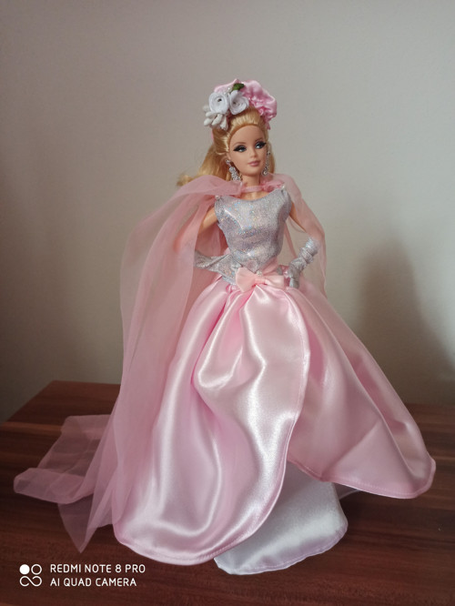Šaty pro Barbie — foto 1