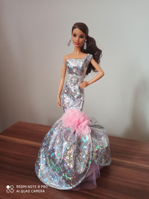 Šaty pro Barbie — foto 1