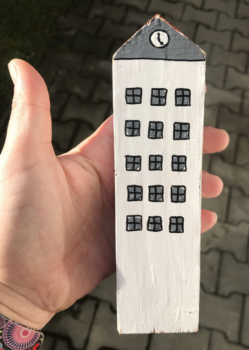 Dřevěný domeček "Úzký vintage" na přání