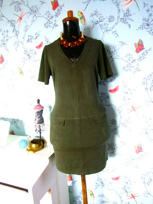 Šaty pencil retro khaki — foto 1