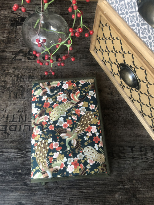 Obal na knihu s pávem — foto 1