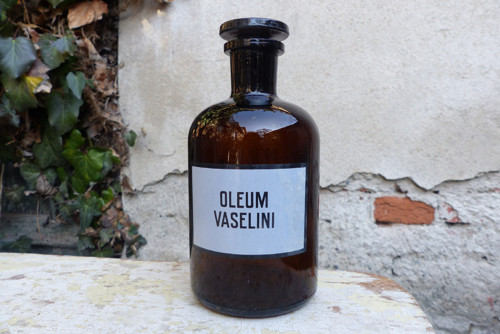 Oleum Vaselini...lékárenská lahev — foto 1