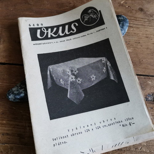 VKUS 6409 ... vyšívaný ubrus — foto 1