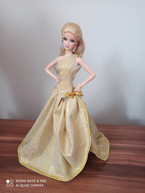 Šaty pro Barbie — foto 1