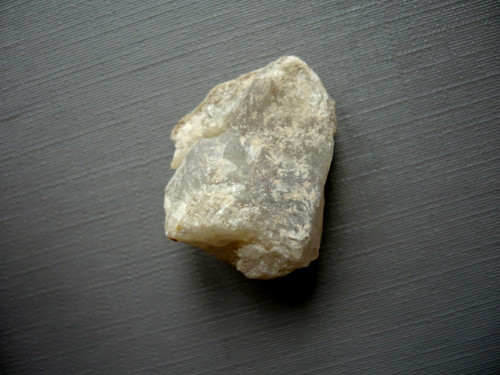 Surový - chalcedon 27 mm, č.63f