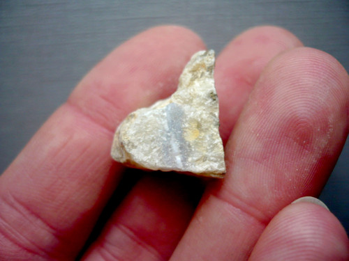 Surový - chalcedon 21 mm, č.81f