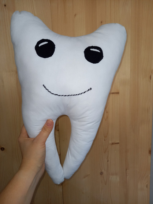 BÍLÝ ZOUBEK OD '' ZOUBKOVÉ VÍLY Zuběnky'' 35cm