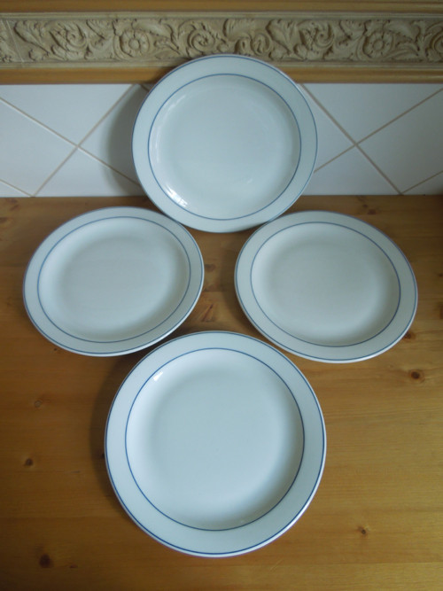 Velké značené porcelánové talíře
