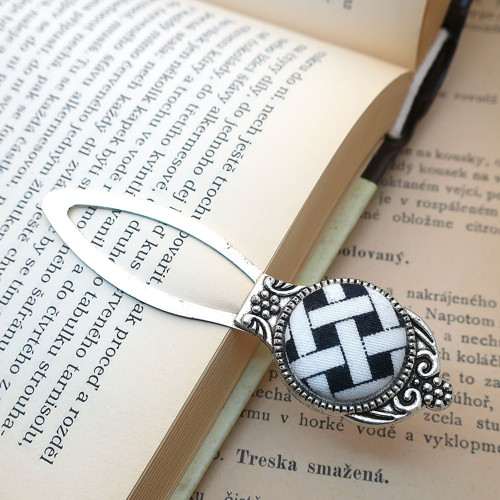 Buttonková kovová záložka Protkané *na objednávku