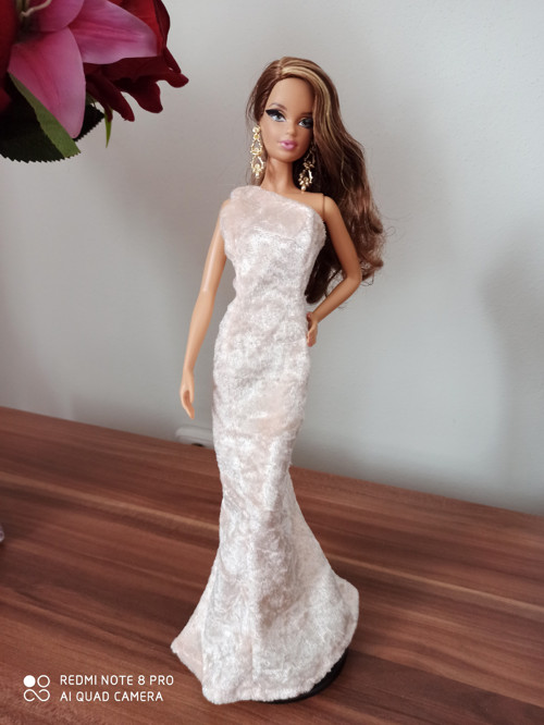 Šaty pro Barbie — foto 1