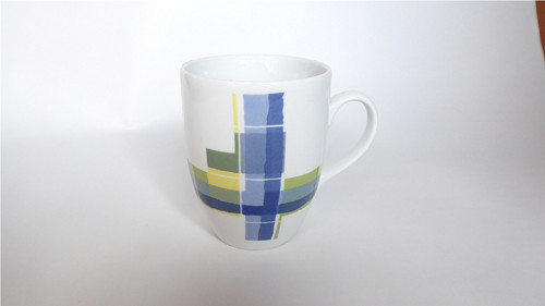 A735_ Hrnek, porcelán, Thun, cca 1975, retro