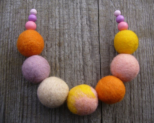 Plstěné korále pastel /nerez ocel/sleva — foto 1