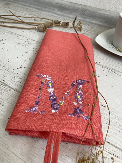 Ľanová utierka s výšivkou ,,MONOGRAM"
