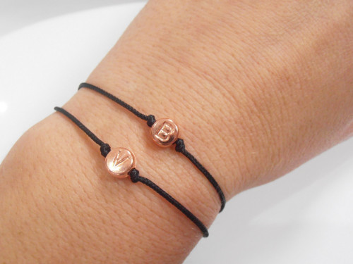 Náramek - *Písmenko* na přání/Rose gold — foto 1
