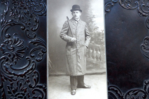 S buřinkou...stará kabinetní fotografie