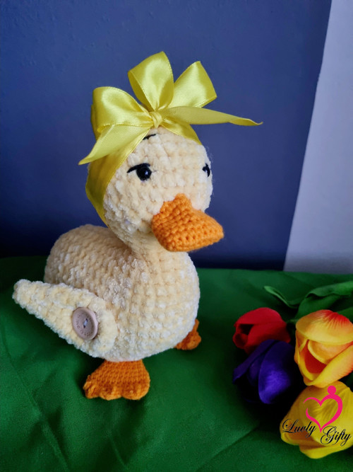 Háčkovaná Velikonoční kachnička 22cm