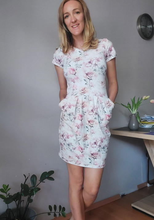 Šaty s růžemi — foto 1