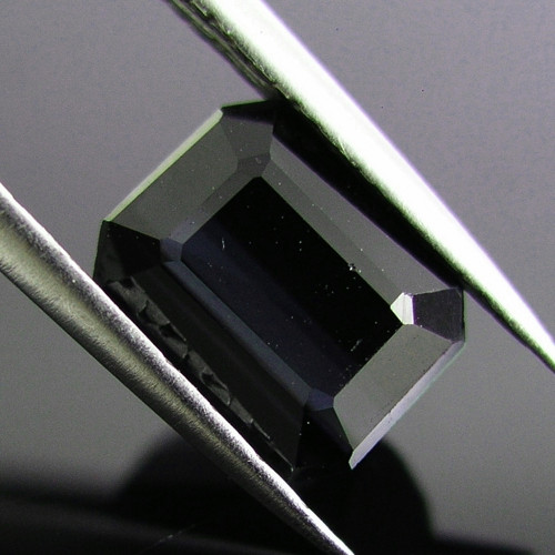 Temně zeleně fialový Turmalín, 2,50ct., 8,6x6,5mm