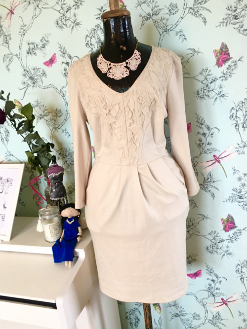 Šaty cream vintage look — foto 1