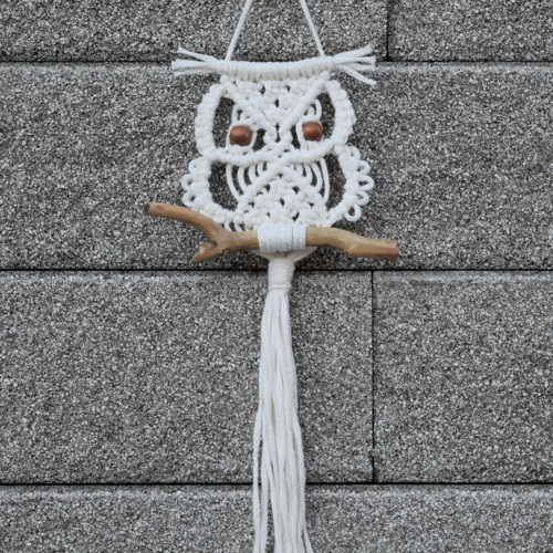Macramé závěsná dekorace sova - bílá — foto 1