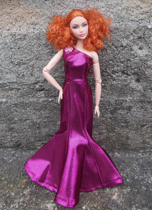 Večerní šaty pro panenku Barbie — foto 1