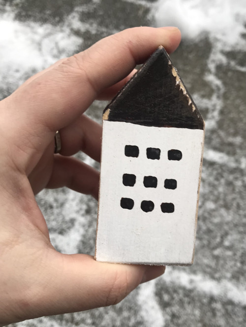 Dřevěný domeček "Mini vintage s mini okny"