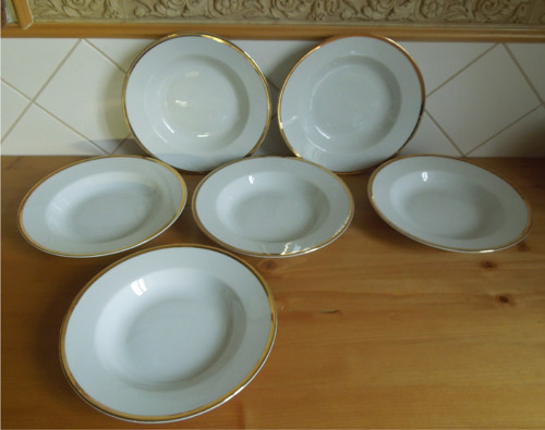 Retro luxusní porcelánový značený hluboký talíř