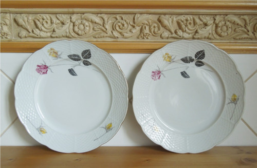 Staré značené porcelánové talíře, 2 kusy