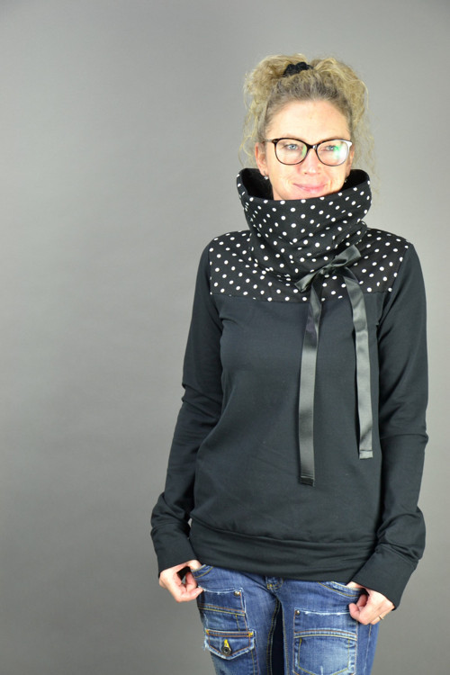 Černá mikina — foto 1
