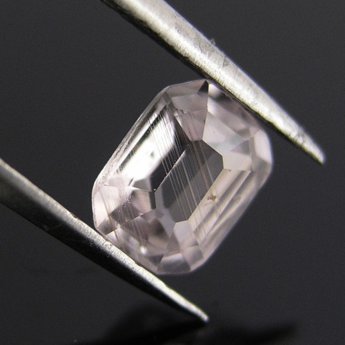 Lehce fialově tónovaný Safír, 1,18 ct., 7x5,5 mm