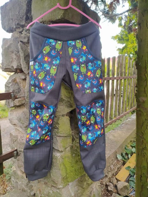 Softshellové kalhoty s příšerkami