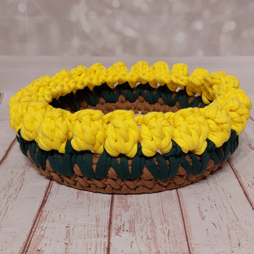 Háčkovaný košík 15 cm - žlutý — foto 1