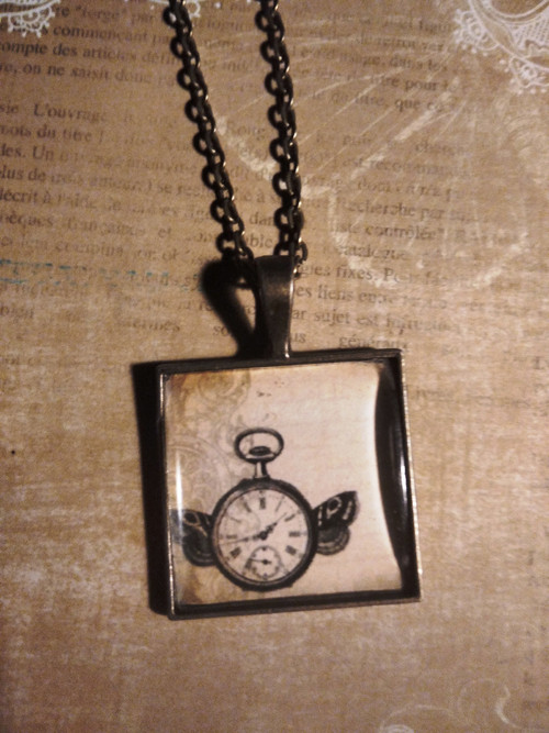 Náhrdelník se steampunkovým motivem