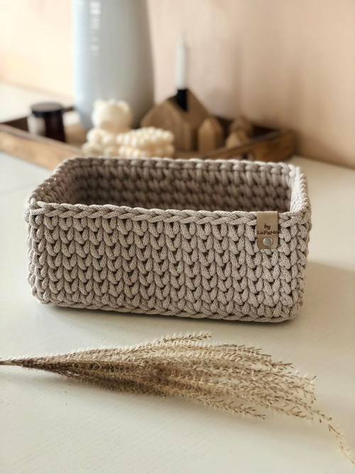 Háčkovaný obdélníkový košík 25x15cm cappucino