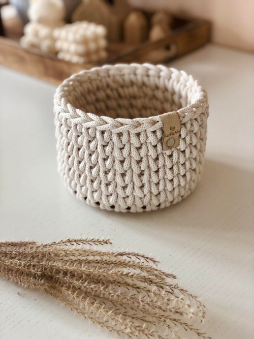 Háčkovaný košíček kulatý 15cm natur