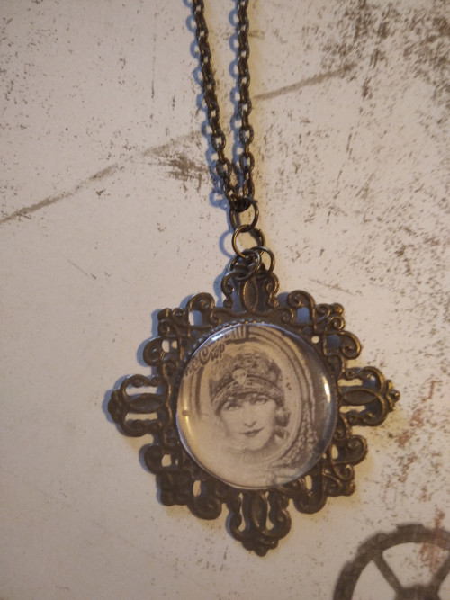 Vintage filigránový náhrdelník