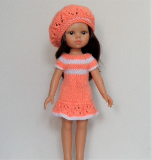 Lososové šaty a baret na panenku Paola Reina 32cm