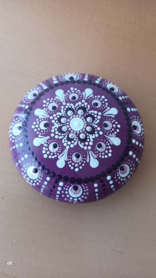 Malovaný kámen, mandala