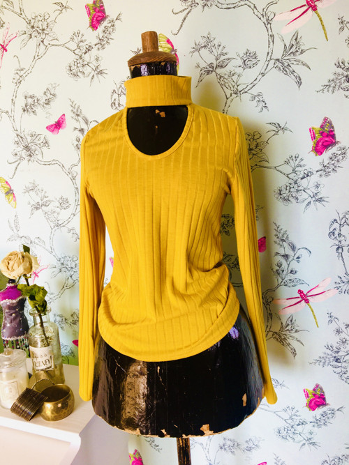 Top retro v kurkumě — foto 1