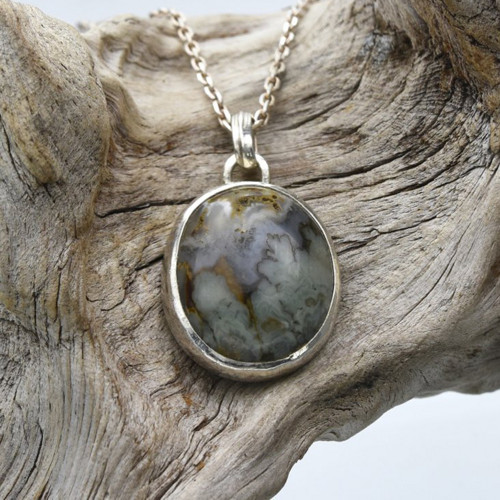 Amulet s mechovým achátem