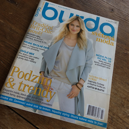 BURDA ... se střihovou přílohou ... 8/2011 — foto 1