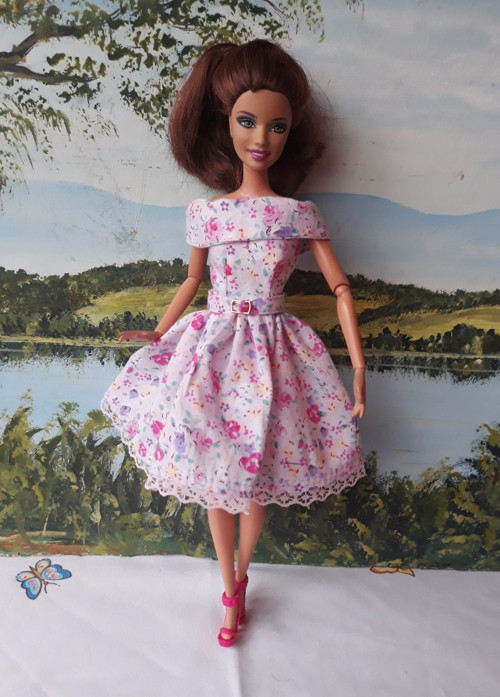 Barbie v květovaném — foto 1