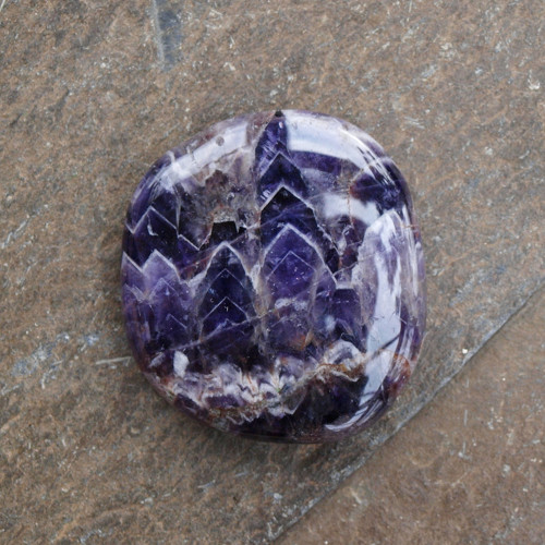 Ametyst chevron, placka 46 x 42 mm — foto 1