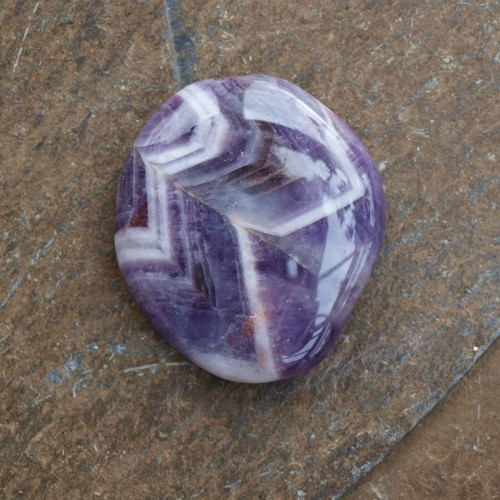 Ametyst chevron, placka 44 x 39 mm — foto 1