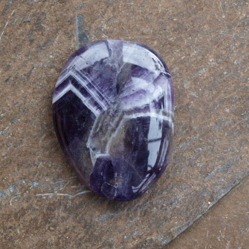 Ametyst chevron, placka 47 x 35 mm — foto 1