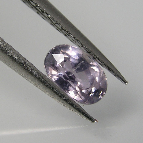Přírodní, světle fialový Safír, 0,72 ct., 6x3,8 mm
