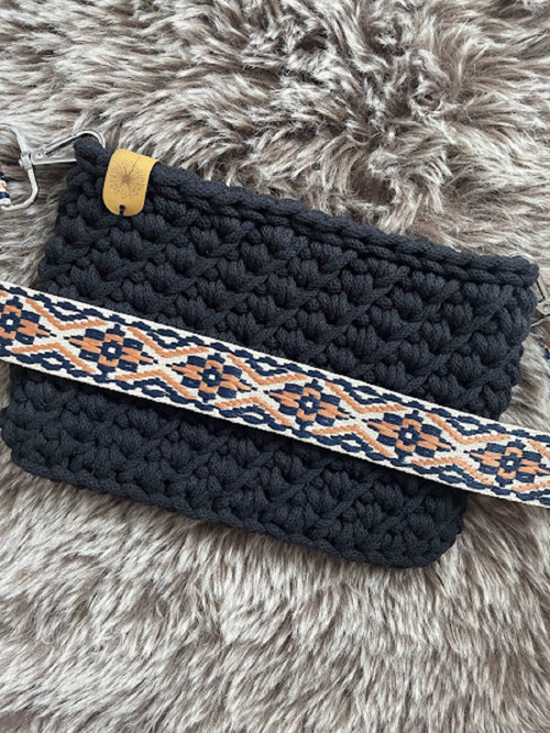 Černá crossbody kabelka — foto 1